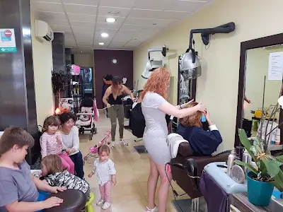 Aran peluqueros — Peluquería en Totana