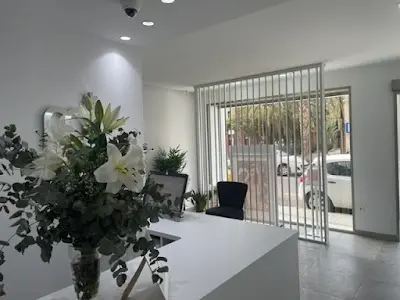 Monica Mendoza — Peluquería en Elx