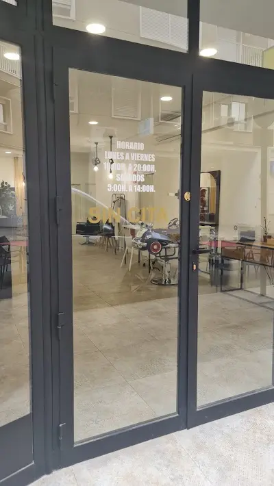 Milano Lowcost Orihuela — Peluquería en Orihuela