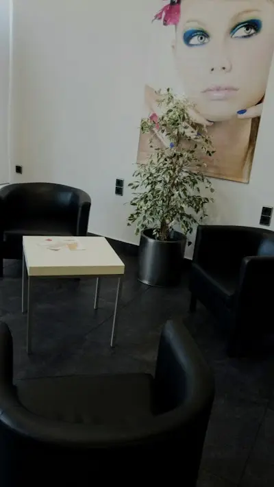 Peluquería True — Peluquería en Murcia