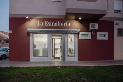 La Esmaltería — Peluquería en Cartagena