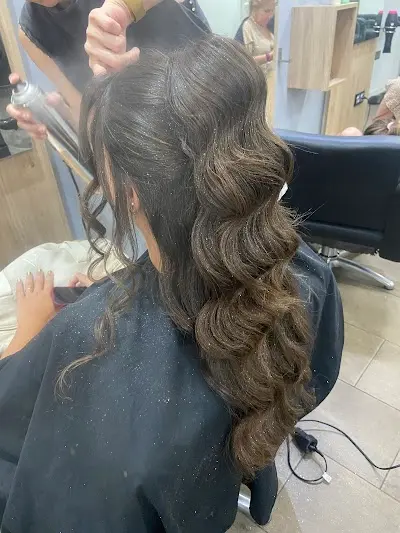 Unik's estilistas — Peluquería en Orihuela