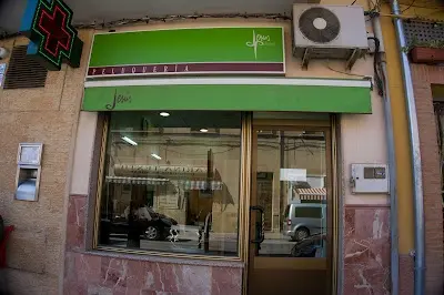PELUQUERÍA Jesús. — Peluquería en Elche de la Sierra