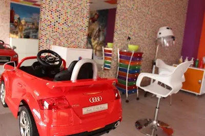 PEQUE-PELU — Peluquería en Elda