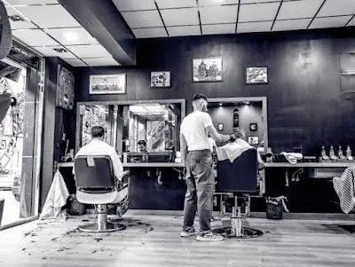 No uno + — Barbería en Petrer