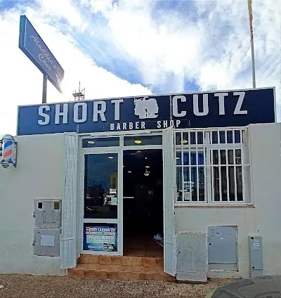 SHORT CUTZ UNISEX SALON — Peluquería en Orihuela