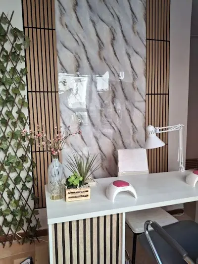 Estudio de Belleza Glam Nails — Peluquería en Cantoria