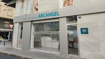 Centro Sanitario Arcángel — Peluquería en Elx