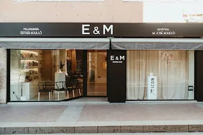 E&M Peluquería y Estética — Peluquería en Elx