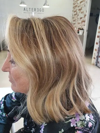 Cambio y Corto — Peluquería en Elx