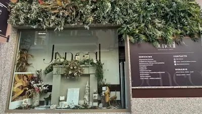 Juncal — Peluquería en Novelda