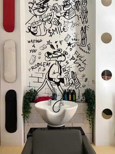 HOLY. BARBER HELLÍN — Barbería en Hellín