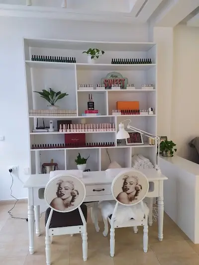 Nails-Society — Peluquería en Cartagena