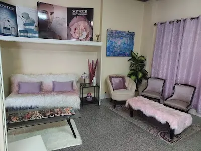 V de belleza — Peluquería en Banyeres de Mariola