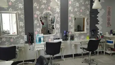 May Lidon's Estilistas — Peluquería en Albatera