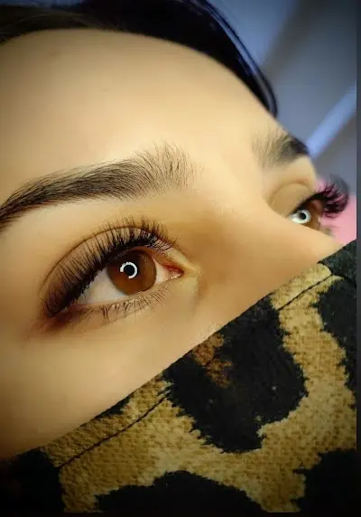 Extensiones de pestañas by Caro Barreto — Peluquería en Orihuela