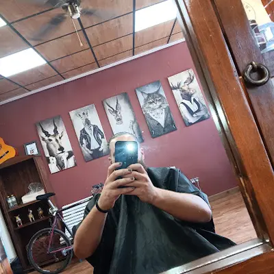Ángel & Yo Peluquería de Caballeros — Barbería en San Benito - Patiño