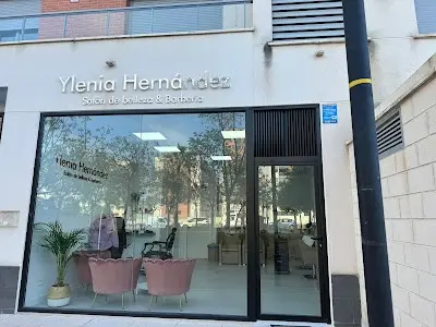 Ylenia Hernández - Salón de belleza & Barbería — Barbería en Murcia