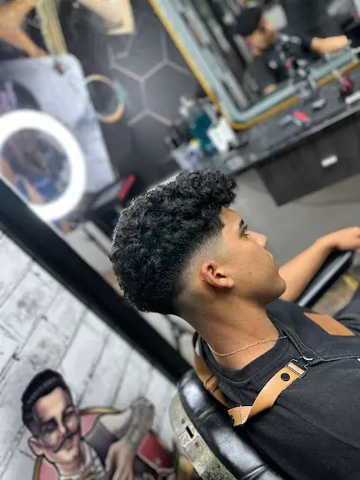 Barbería Larache — Peluquería en San Miguel de Salinas