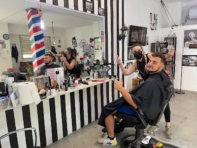 Barberia Peluqueria Baxter Marisa Valero — Peluquería en Orihuela