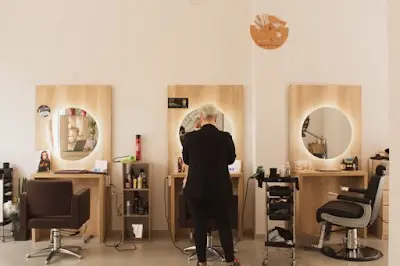 SANDRA VALERO - Beauty Barber Salon — Peluquería en Monòver