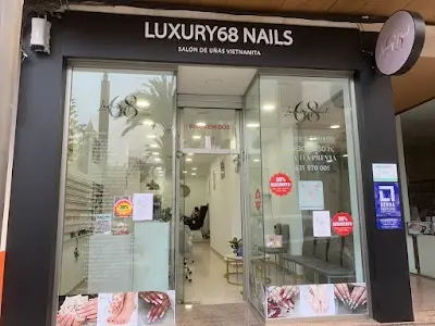 Luxury68 Nails — Peluquería en Torrevieja