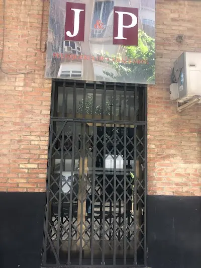 Peluquería De Caballeros Juanito y Pepe — Barbería en Murcia