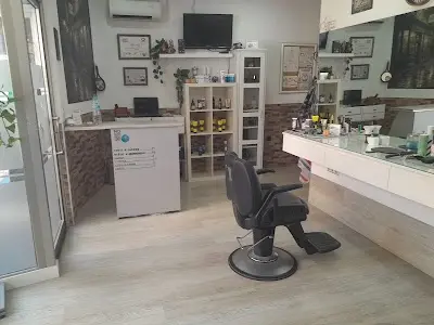 Peluqueria de caballeros Moises — Barbería en Molina de Segura