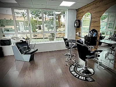 Innova Estilistas — Peluquería en Altorreal