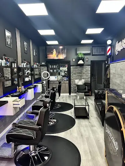 Carlos barbershop 2 — Barbería en Murcia