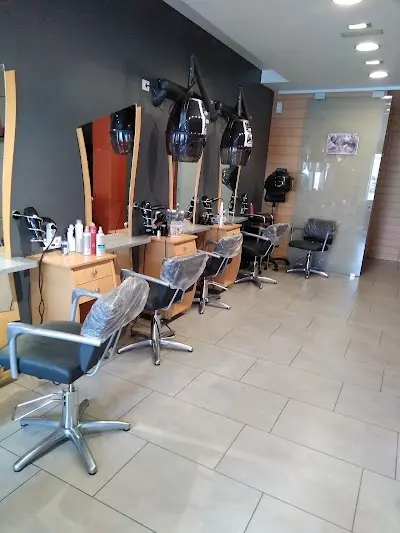 Javi Peluquería y Barbería — Peluquería en Sucina