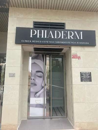 Clínica Phiaderm Medicina Estética y Dermoestética Avanzada — Peluquería en Molina de Segura