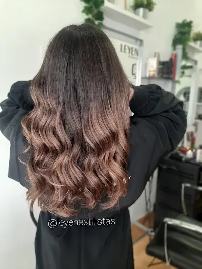 LEYEN ESTILISTAS — Peluquería en Yecla