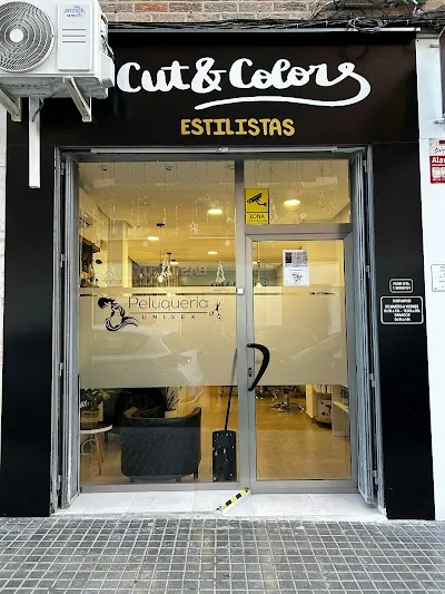 CUT & COLORS — Peluquería en Crevillent