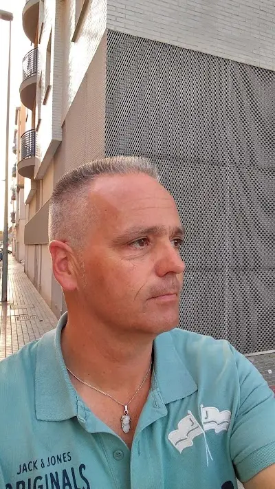 Salón Abellán Peluqueria De Caballeros — Barbería en Cartagena