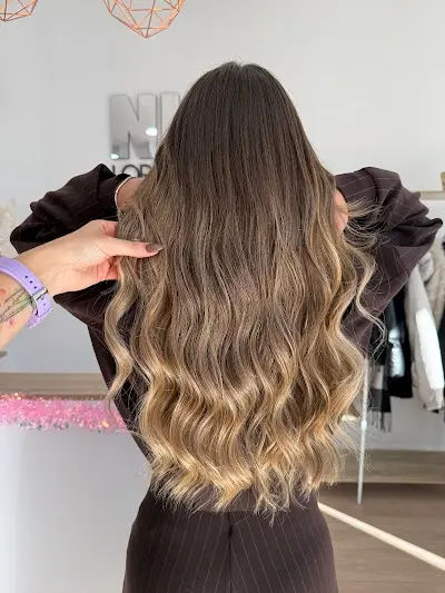 Lorenna estilistas — Peluquería en Elx