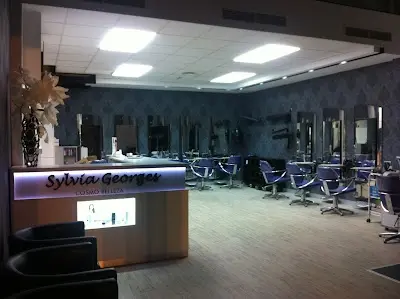 Sylvía Georges Cosmo Belleza — Peluquería en Puerto de Mazarrón