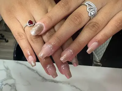NEM NAILS (salón de uñas vietnamita) — Peluquería en Elx