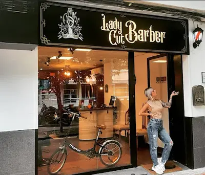 Lady Cut Barber — Barbería en Murcia
