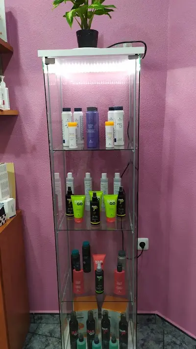 Peluquería Mari — Peluquería en Archena
