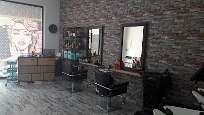 Clover Peluqueros — Peluquería en La Alcayna