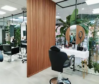 Laura Perea ESTILISTAS — Peluquería en Crevillent