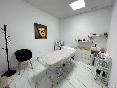 Clínica Láser Essenzia — Peluquería en Elx