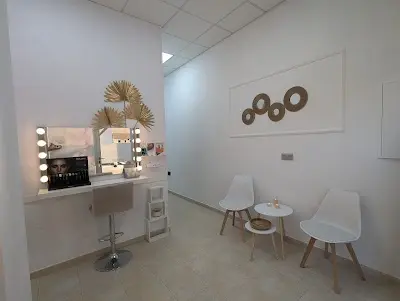 Desireé Reina -The Beauty Center- — Peluquería en Albox