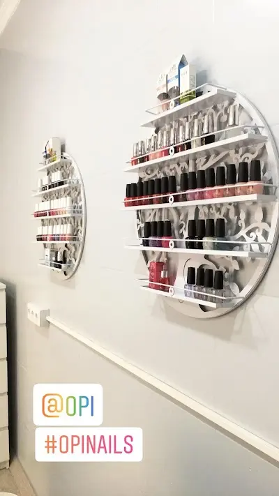 Anais beauty salon — Peluquería en Albox