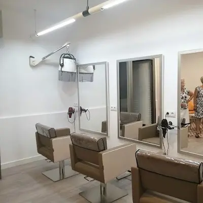 Peluquería Mari — Peluquería en Roldán