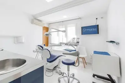 Vera & Ruiz Clínica dental — Peluquería en Totana