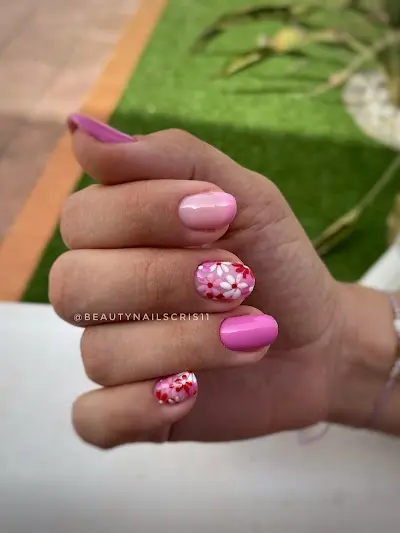Cristina García Nails Arts — Peluquería en Orihuela