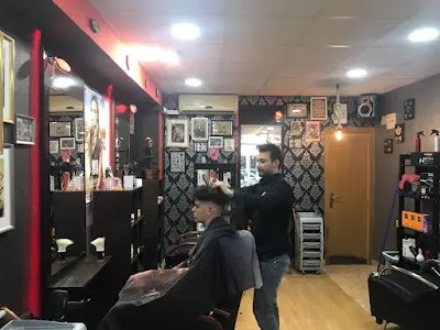 Hani Ferhat — Peluquería en Molina de Segura