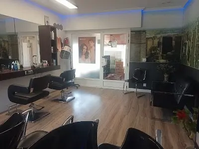 Peluquería Fini — Peluquería en Elche